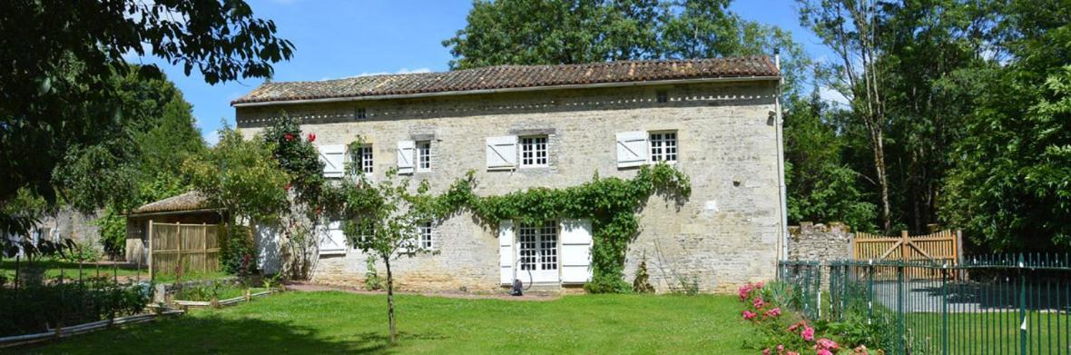 La Roche Cantin Cherveux Esterno foto